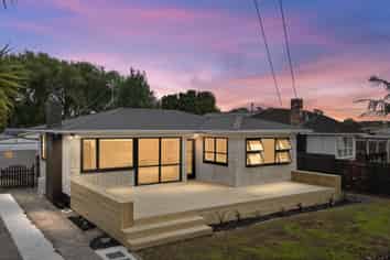 34 Johnstones Road, Otara