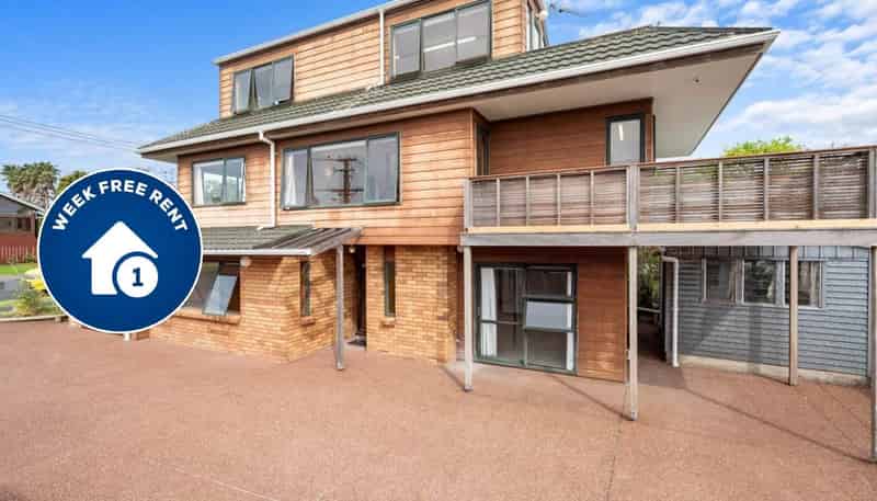 11 Moana Avenue, Belmont