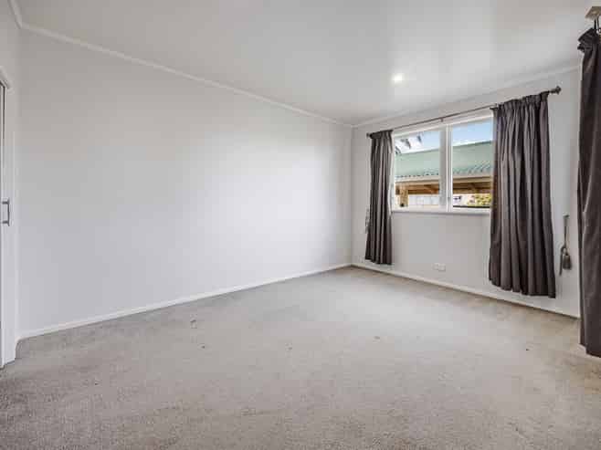 21 President Avenue , Papakura