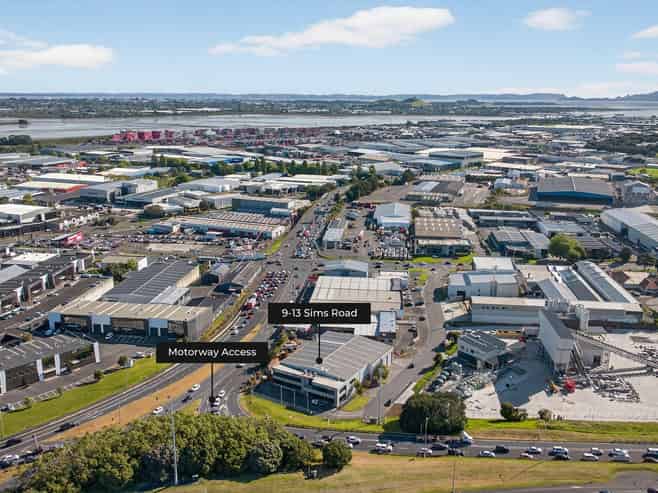 1,730sqm Massive Profile & Gantry Crane