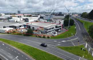 1,730sqm Massive Profile & Gantry Crane