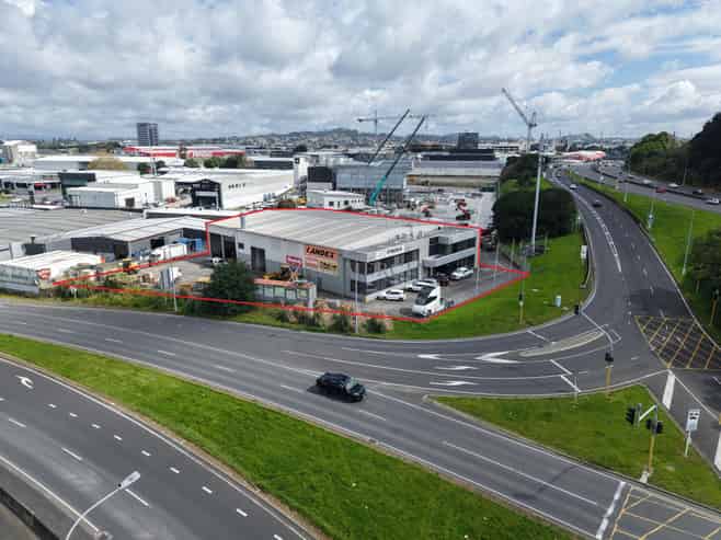 1,730sqm Massive Profile & Gantry Crane