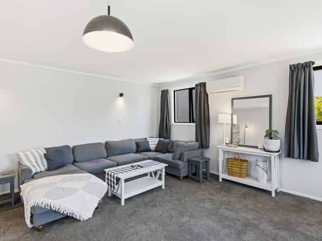 13 Bahama Crescent, Paraparaumu Beach