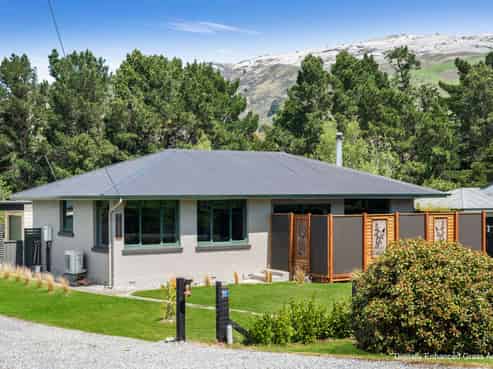 7 Ladysmith Road, Roxburgh East