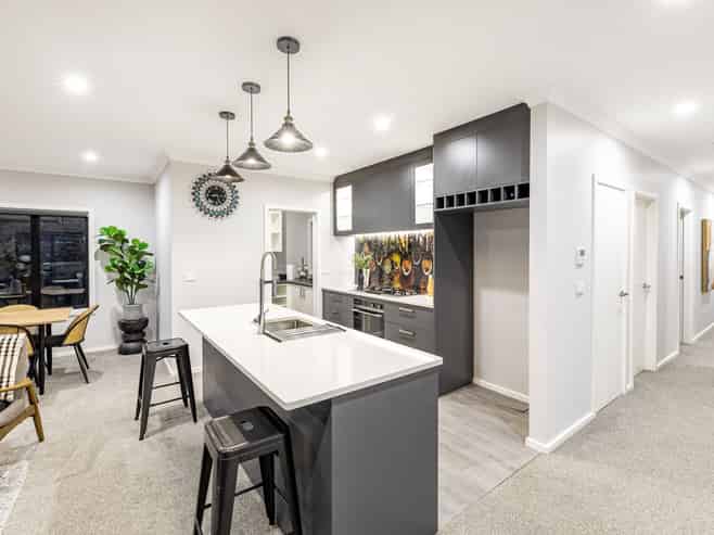 117 John Burke Drive, Aotea