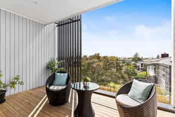 8/3 Milich Terrace, Te Atatu South