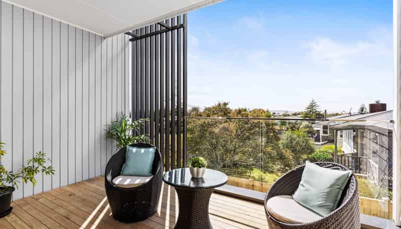 8/3 Milich Terrace, Te Atatu South