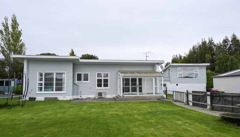 157 and 16 Seaward Road, Edendale