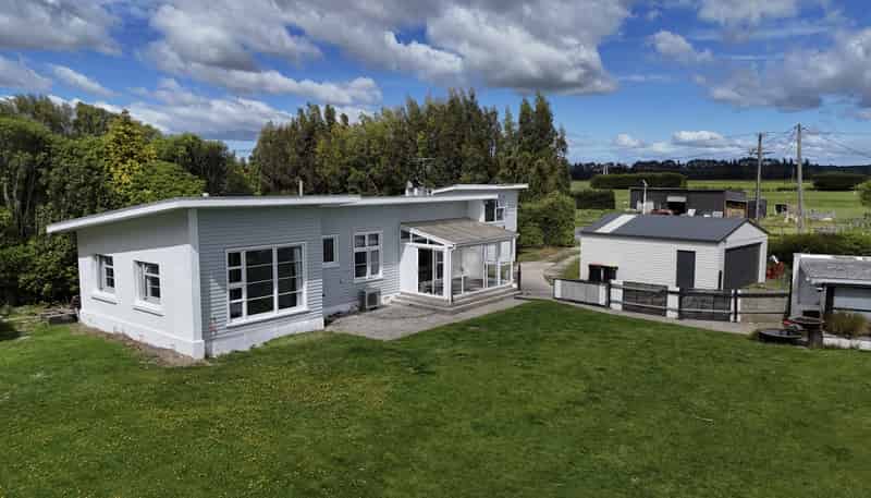 157 and 16 Seaward Road, Edendale