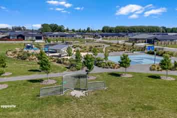 74 Crossley Avenue, Ravenswood