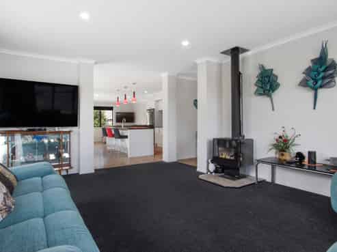 6 Maniaroa Drive, Katikati