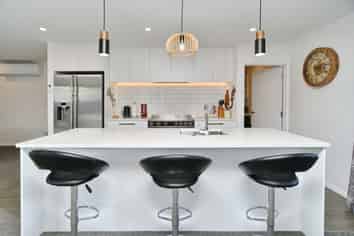 16 McQuillan Avenue, Woodend