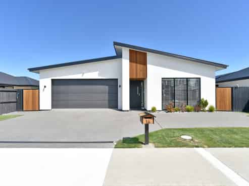 16 McQuillan Avenue, Woodend