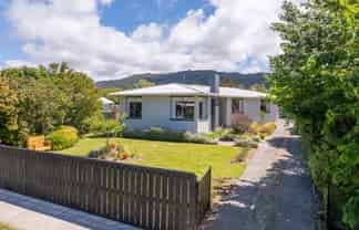 13 Farrier Grove, Featherston