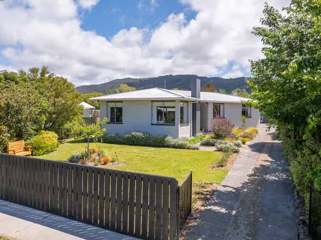 13 Farrier Grove, Featherston