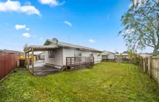 2/30 Kennington Drive, Clendon Park