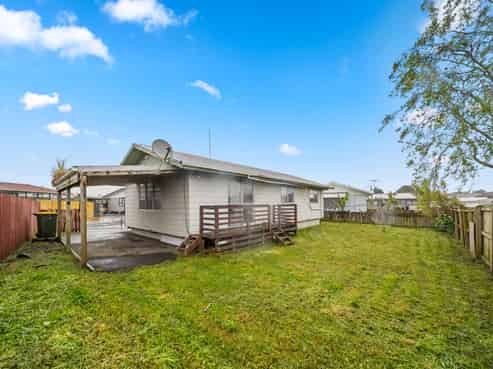 2/30 Kennington Drive, Clendon Park