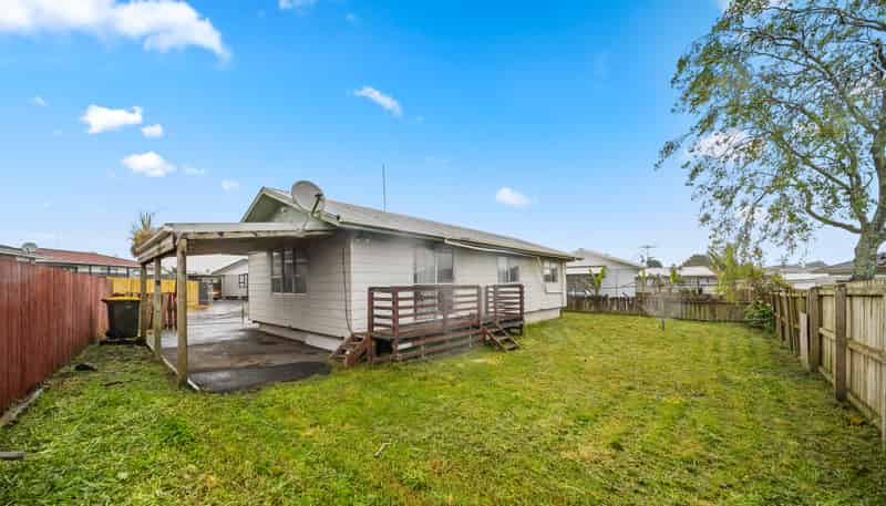 2/30 Kennington Drive, Clendon Park