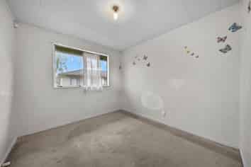 2/30 Kennington Drive, Clendon Park