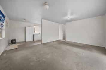 2/30 Kennington Drive, Clendon Park