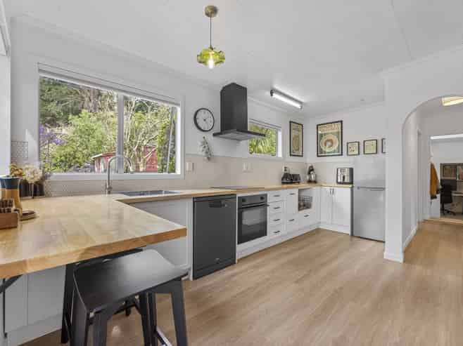 13 Hereweka Street, Portobello