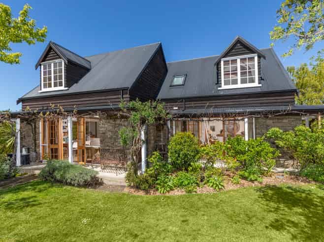 9 Hunter Crescent, Wanaka