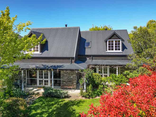 9 Hunter Crescent, Wanaka