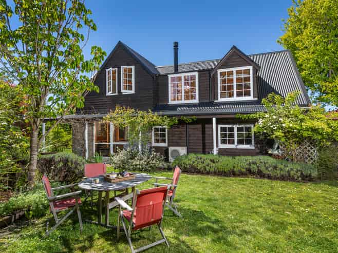 9 Hunter Crescent, Wanaka