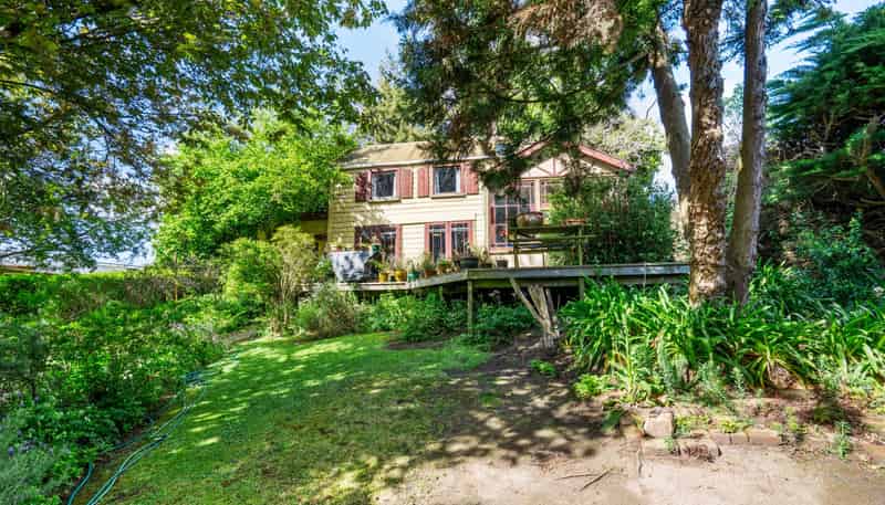 16 Mulford Street, Concord