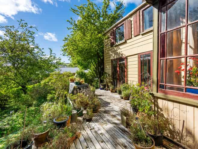 16 Mulford Street, Concord