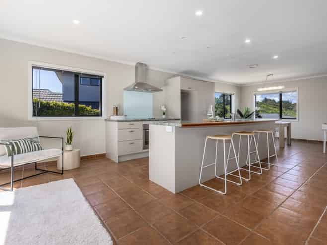 6 Aotea Drive, Aotea