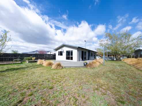 14 Rhoboro Road, Twizel