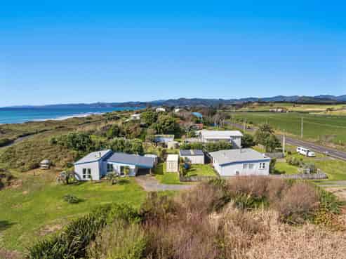 777/779 State Highway 35, Tirohanga
