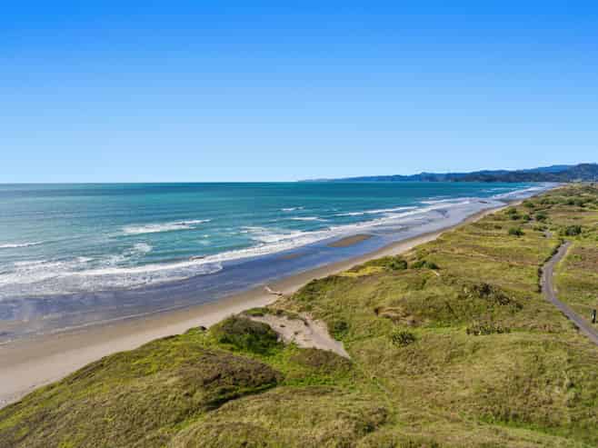 777/779 State Highway 35, Tirohanga