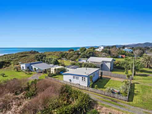 777/779 State Highway 35, Tirohanga