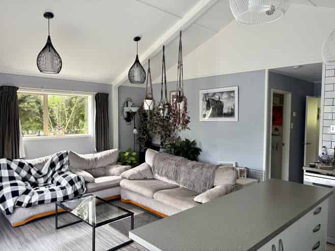 65 King Road, Kinloch