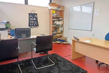 OFFICE WITH YARD FOR LEASE
