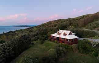 36 Sirrah Street, Okitu