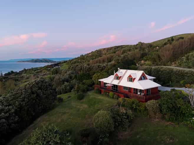 36 Sirrah Street, Okitu