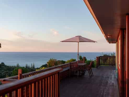 36 Sirrah Street, Okitu