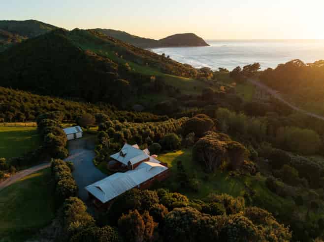 36 Sirrah Street, Okitu