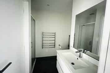 9/3234 Great North Road , New Lynn