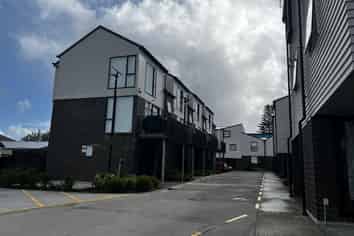 9/3234 Great North Road , New Lynn