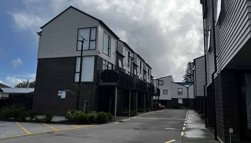 9/3234 Great North Road , New Lynn