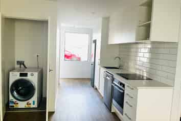 9/3234 Great North Road , New Lynn