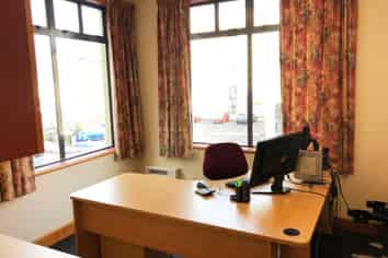 Sunny Office Suite/Medical Rooms 120m2 