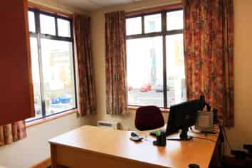 Sunny Office Suite/Medical Rooms 120m2 