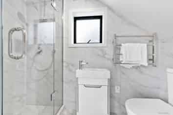 1/1 Kaponga Crescent, New Lynn