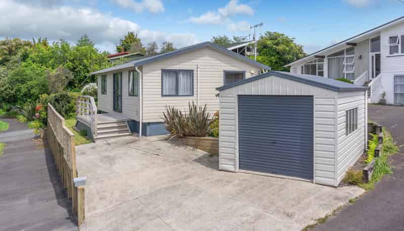 21a Acacia Crescent, Glenview