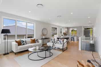 202 Landmark Terrace, Orewa